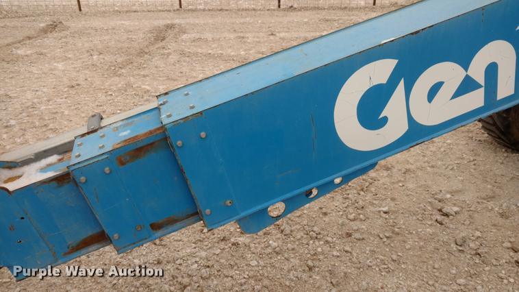 image for item K2999 2004 Genie S60 boom lift