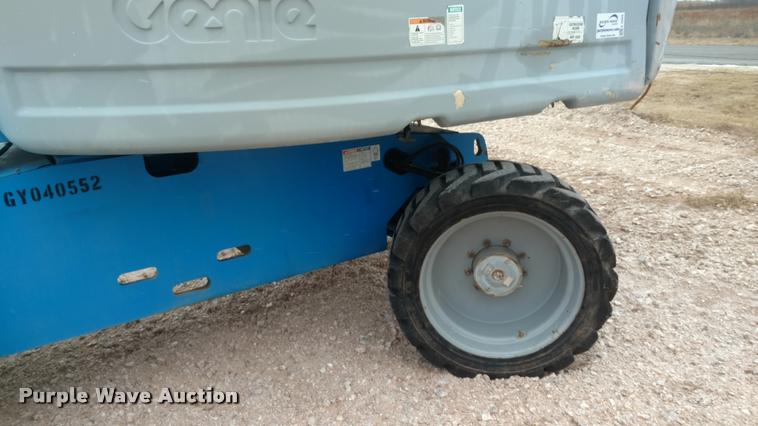 image for item K2999 2004 Genie S60 boom lift