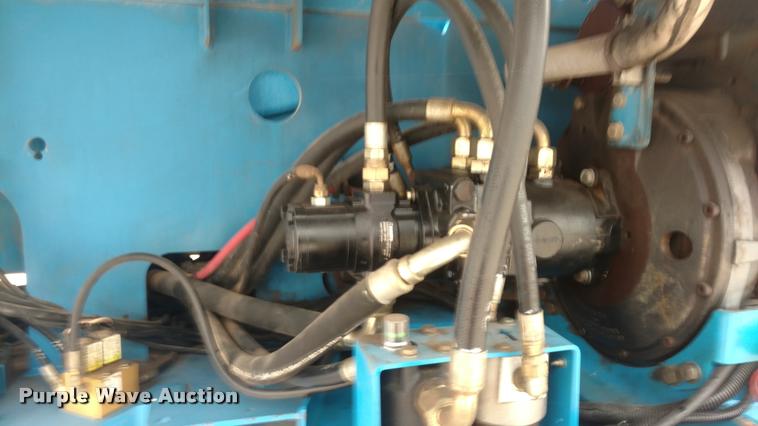 image for item K2999 2004 Genie S60 boom lift