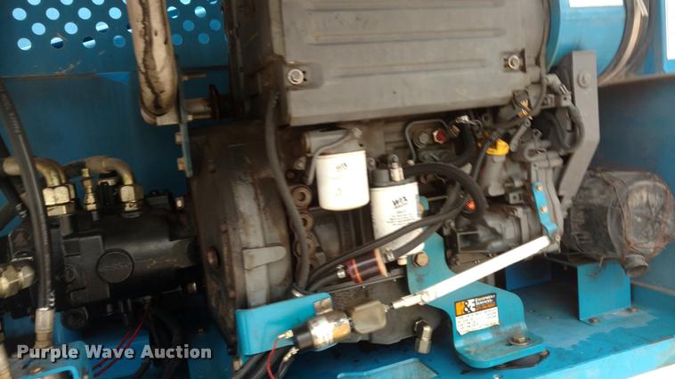 image for item K2999 2004 Genie S60 boom lift