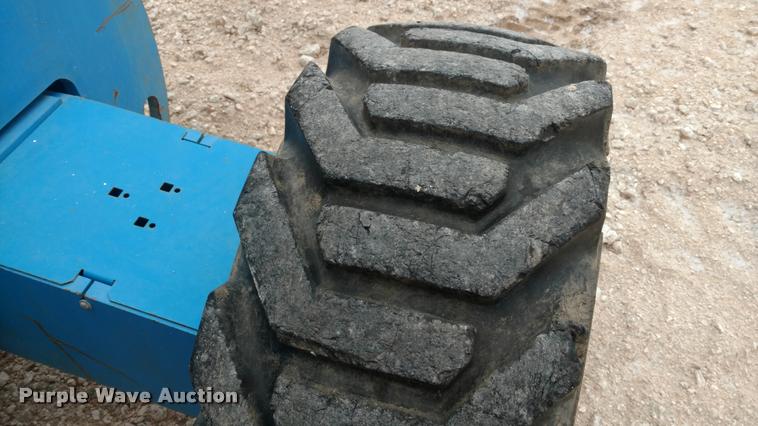 image for item K2999 2004 Genie S60 boom lift
