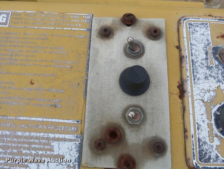 image for item K3397 1994 Vermeer V8050 trencher