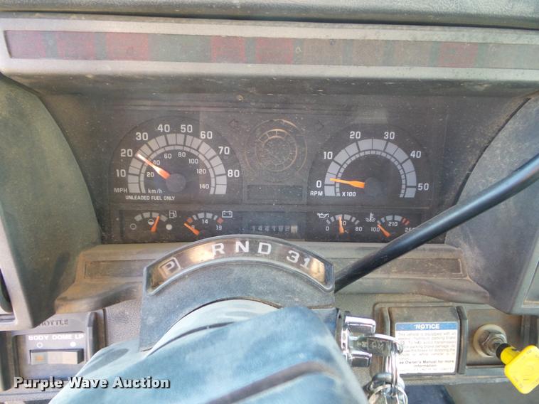 image for item L5146 1998 GMC C6500 dump truck