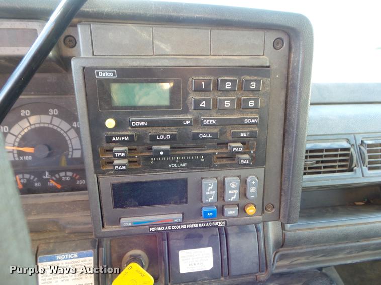 image for item L5146 1998 GMC C6500 dump truck