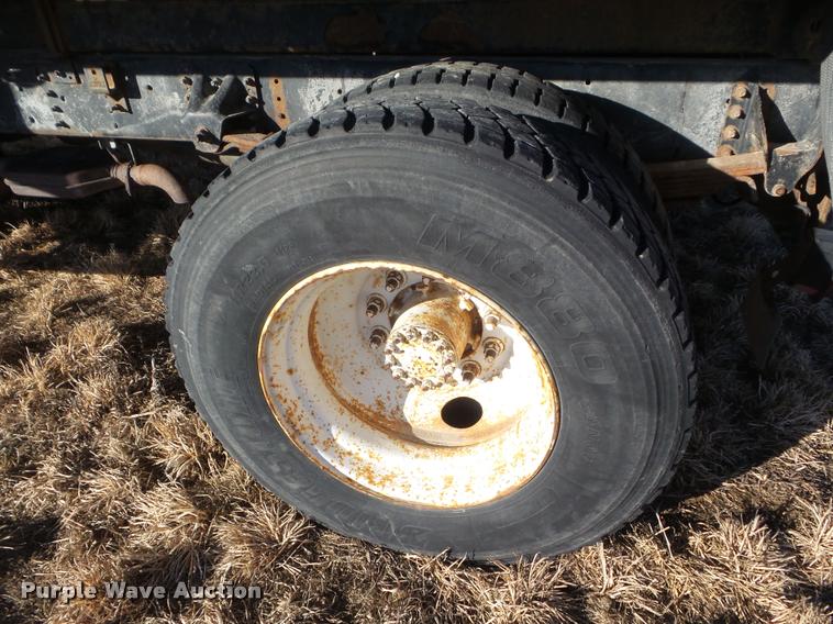 image for item L5146 1998 GMC C6500 dump truck