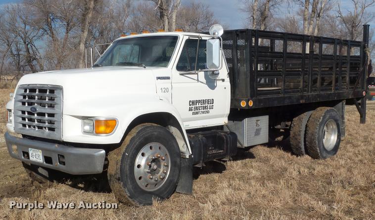 image for item L5147 1998 Ford F800 flatbed truck