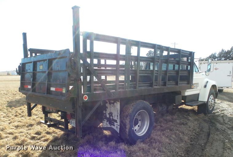 image for item L5147 1998 Ford F800 flatbed truck