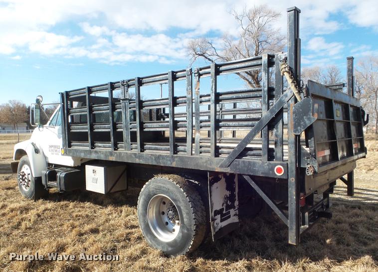 image for item L5147 1998 Ford F800 flatbed truck