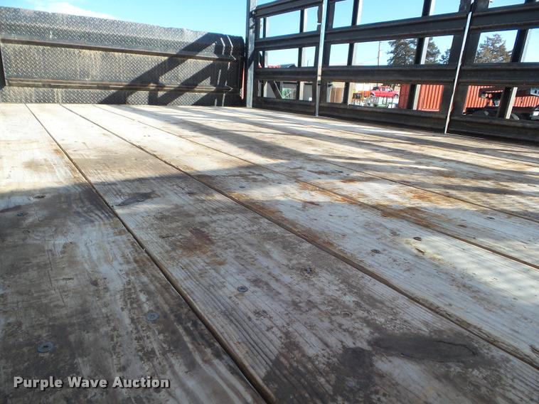 image for item L5147 1998 Ford F800 flatbed truck