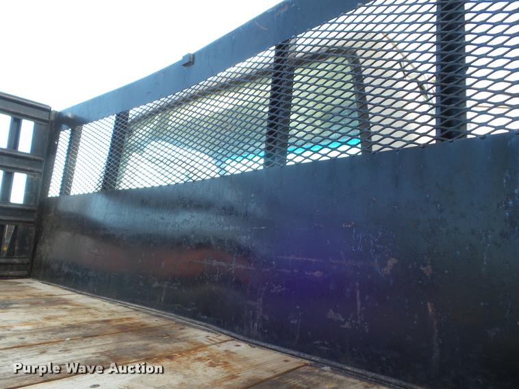 image for item L5147 1998 Ford F800 flatbed truck