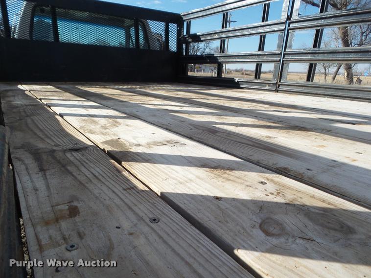 image for item L5147 1998 Ford F800 flatbed truck