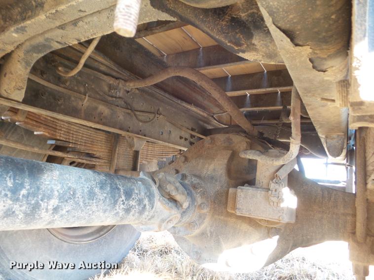 image for item L5147 1998 Ford F800 flatbed truck