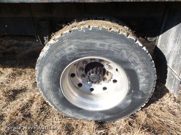 image for item L5147 1998 Ford F800 flatbed truck