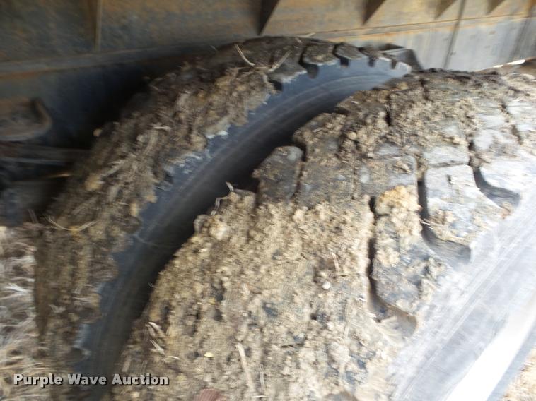 image for item L5147 1998 Ford F800 flatbed truck