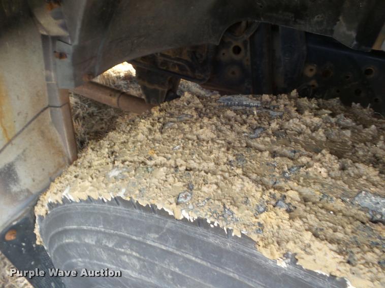 image for item L5147 1998 Ford F800 flatbed truck