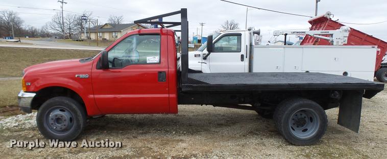 image for item L7225 1999 Ford F550 flatbed truck