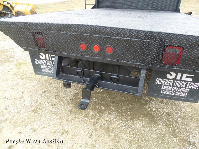 image for item L7225 1999 Ford F550 flatbed truck