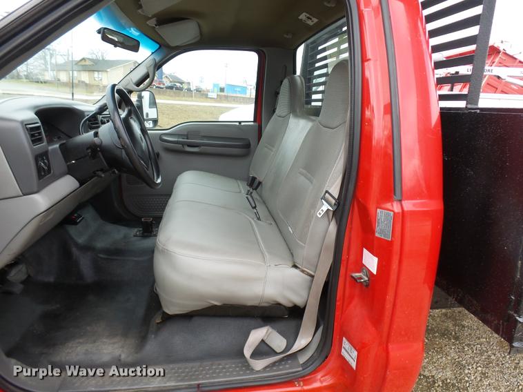 image for item L7225 1999 Ford F550 flatbed truck