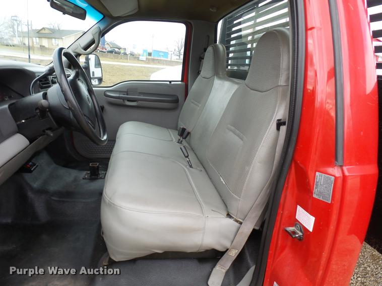 image for item L7225 1999 Ford F550 flatbed truck