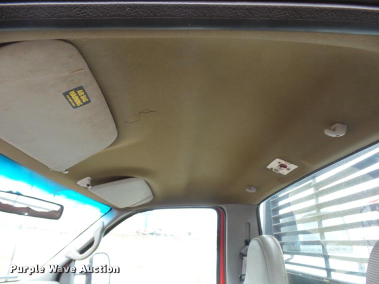 image for item L7225 1999 Ford F550 flatbed truck