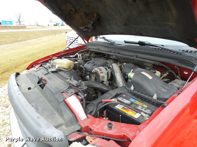 image for item L7225 1999 Ford F550 flatbed truck