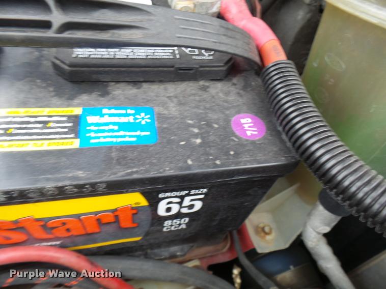 image for item L7225 1999 Ford F550 flatbed truck