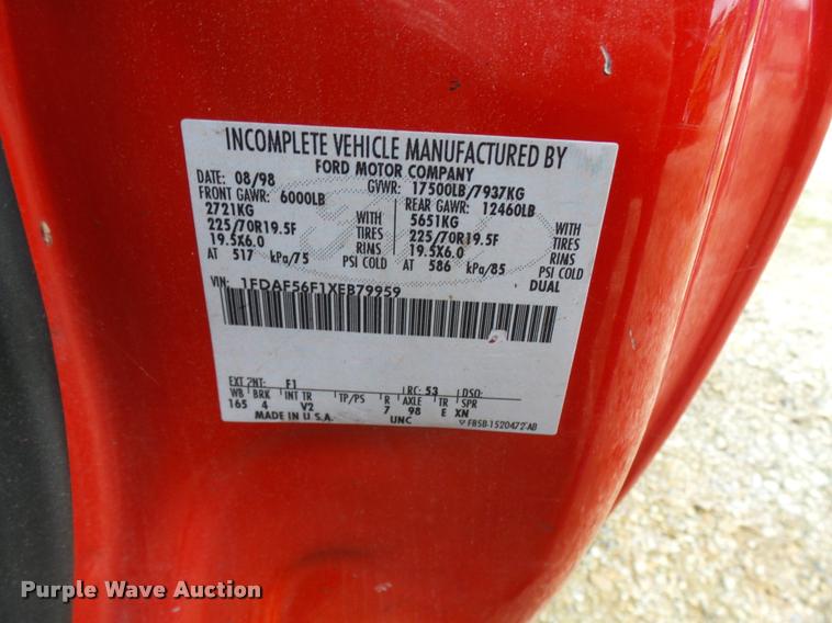 image for item L7225 1999 Ford F550 flatbed truck