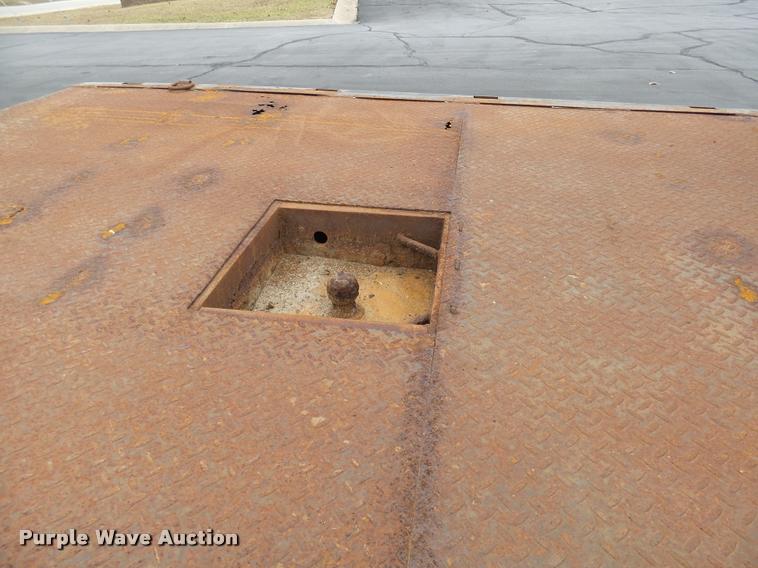 image for item L7227 2000 Ford F450 Super Duty XL Crew Cab flatbed truck