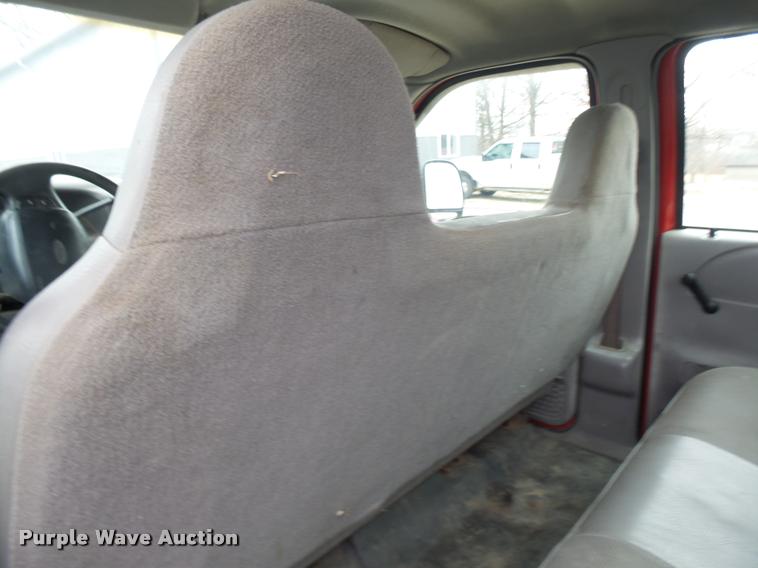 image for item L7227 2000 Ford F450 Super Duty XL Crew Cab flatbed truck