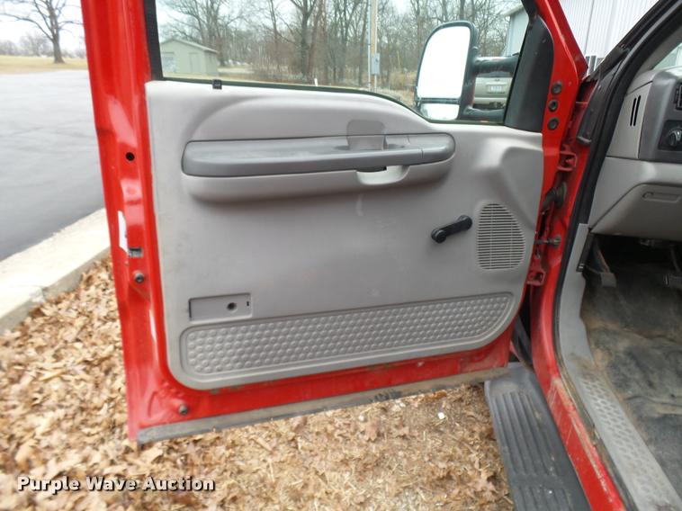 image for item L7227 2000 Ford F450 Super Duty XL Crew Cab flatbed truck