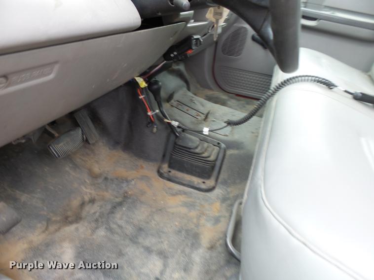 image for item L7227 2000 Ford F450 Super Duty XL Crew Cab flatbed truck