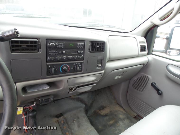 image for item L7227 2000 Ford F450 Super Duty XL Crew Cab flatbed truck