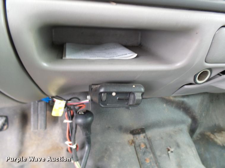 image for item L7227 2000 Ford F450 Super Duty XL Crew Cab flatbed truck