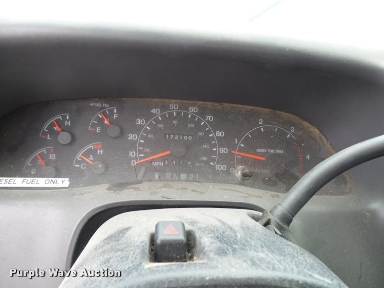 image for item L7227 2000 Ford F450 Super Duty XL Crew Cab flatbed truck