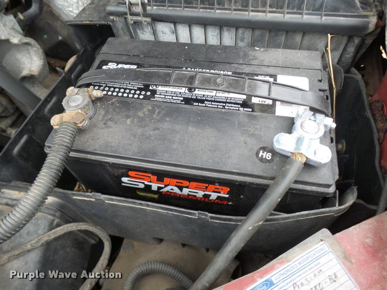 image for item L7227 2000 Ford F450 Super Duty XL Crew Cab flatbed truck