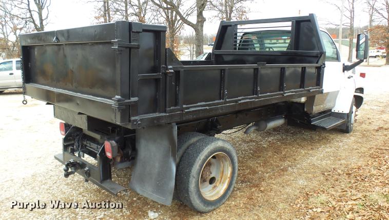 image for item L7228 2003 Chevrolet C4500 dump truck