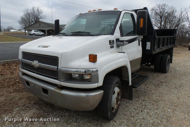 image for item L7228 2003 Chevrolet C4500 dump truck