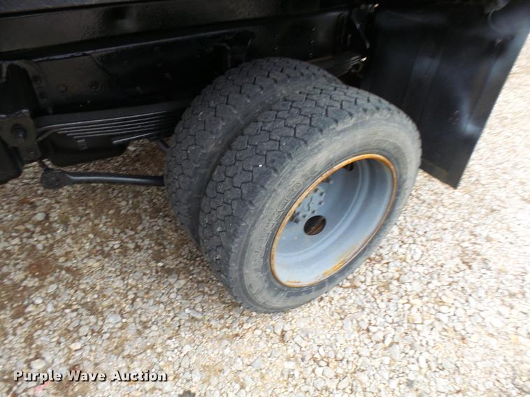 image for item L7228 2003 Chevrolet C4500 dump truck