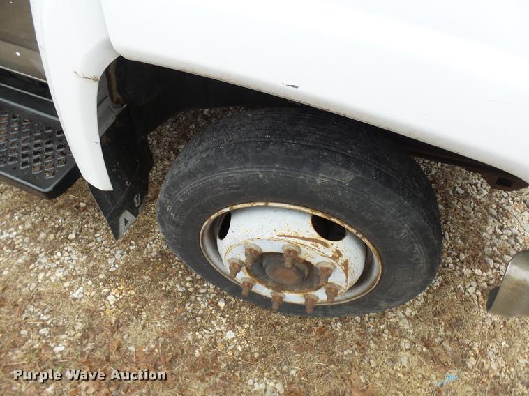 image for item L7228 2003 Chevrolet C4500 dump truck