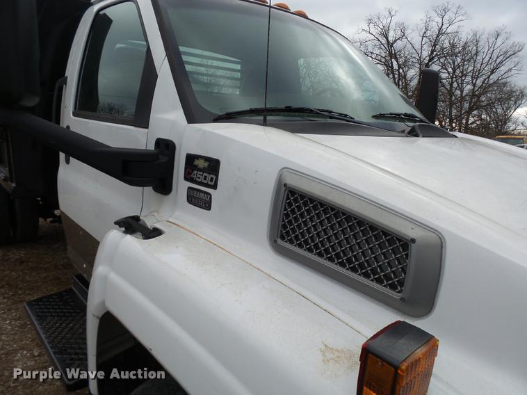 image for item L7228 2003 Chevrolet C4500 dump truck