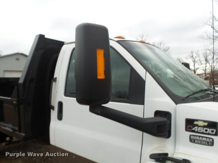 image for item L7228 2003 Chevrolet C4500 dump truck