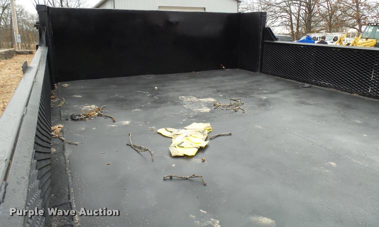 image for item L7228 2003 Chevrolet C4500 dump truck