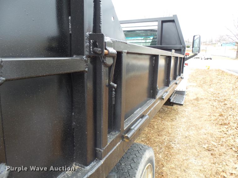 image for item L7228 2003 Chevrolet C4500 dump truck