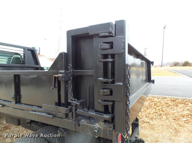 image for item L7228 2003 Chevrolet C4500 dump truck