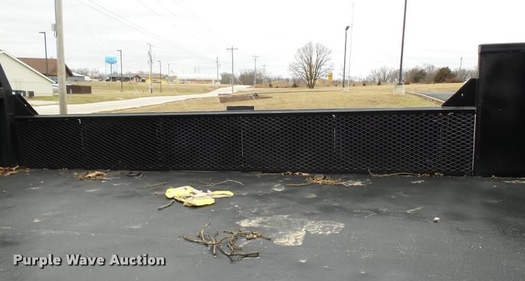 image for item L7228 2003 Chevrolet C4500 dump truck