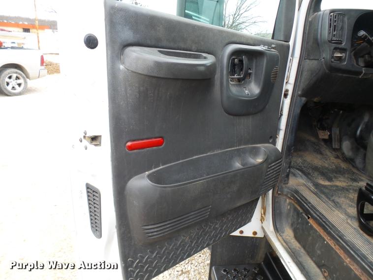 image for item L7228 2003 Chevrolet C4500 dump truck
