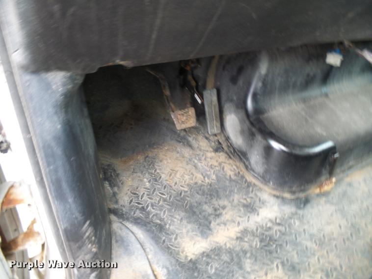 image for item L7228 2003 Chevrolet C4500 dump truck