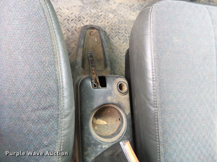 image for item L7228 2003 Chevrolet C4500 dump truck