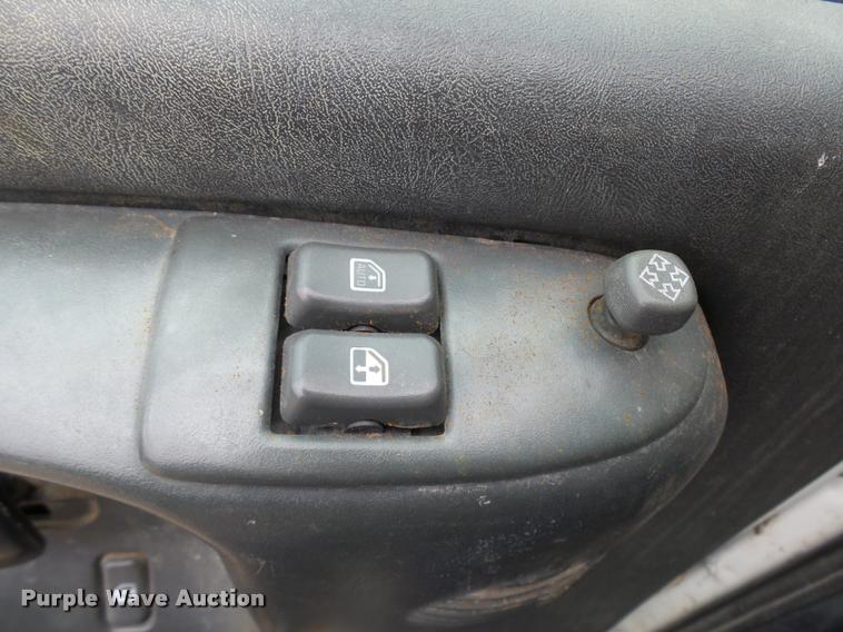 image for item L7228 2003 Chevrolet C4500 dump truck