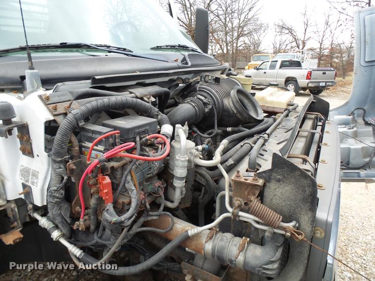 image for item L7228 2003 Chevrolet C4500 dump truck